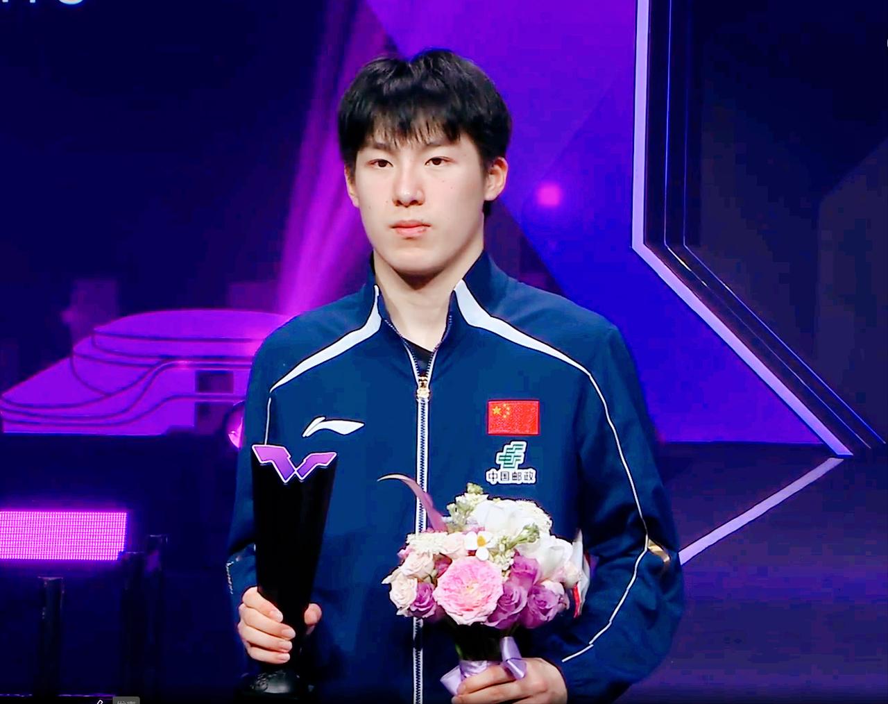 我去！温瑞博拿到重庆冠军赛亚军后，世界排名上升到17。小温拿到亚军后，积分会