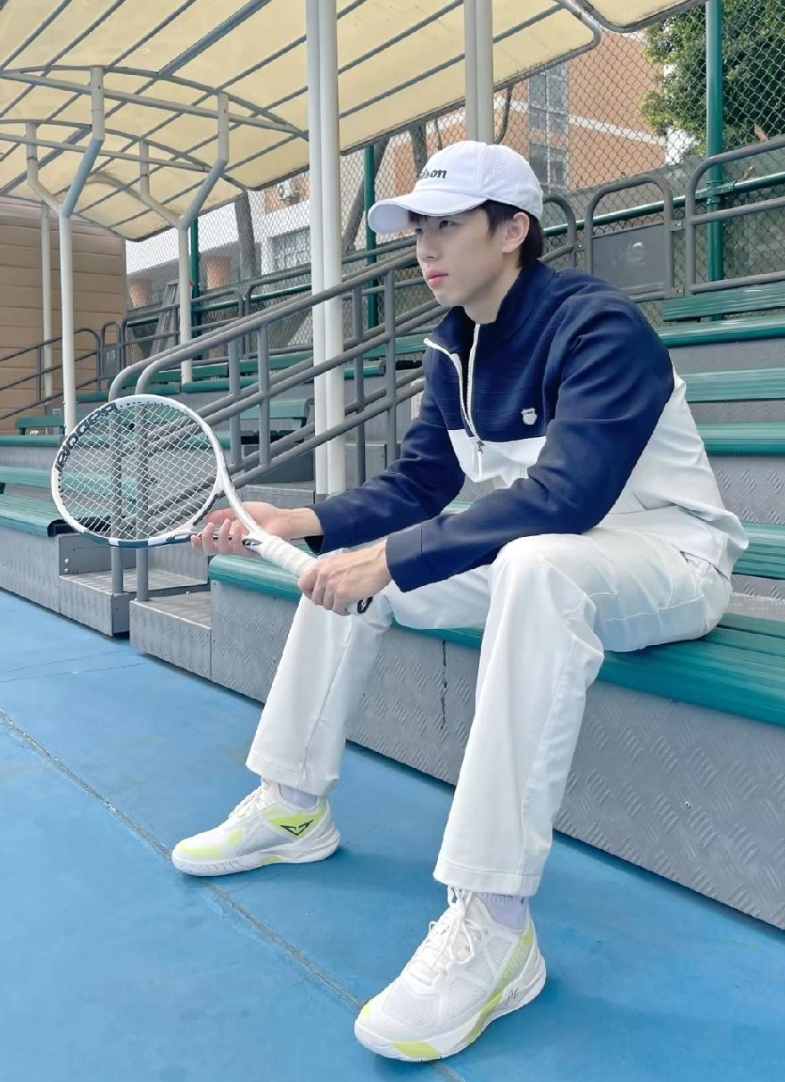 谁懂啊！林高远这张网球王子照直接帅到我心巴上了。刷到这张图真的瞬间被击中！