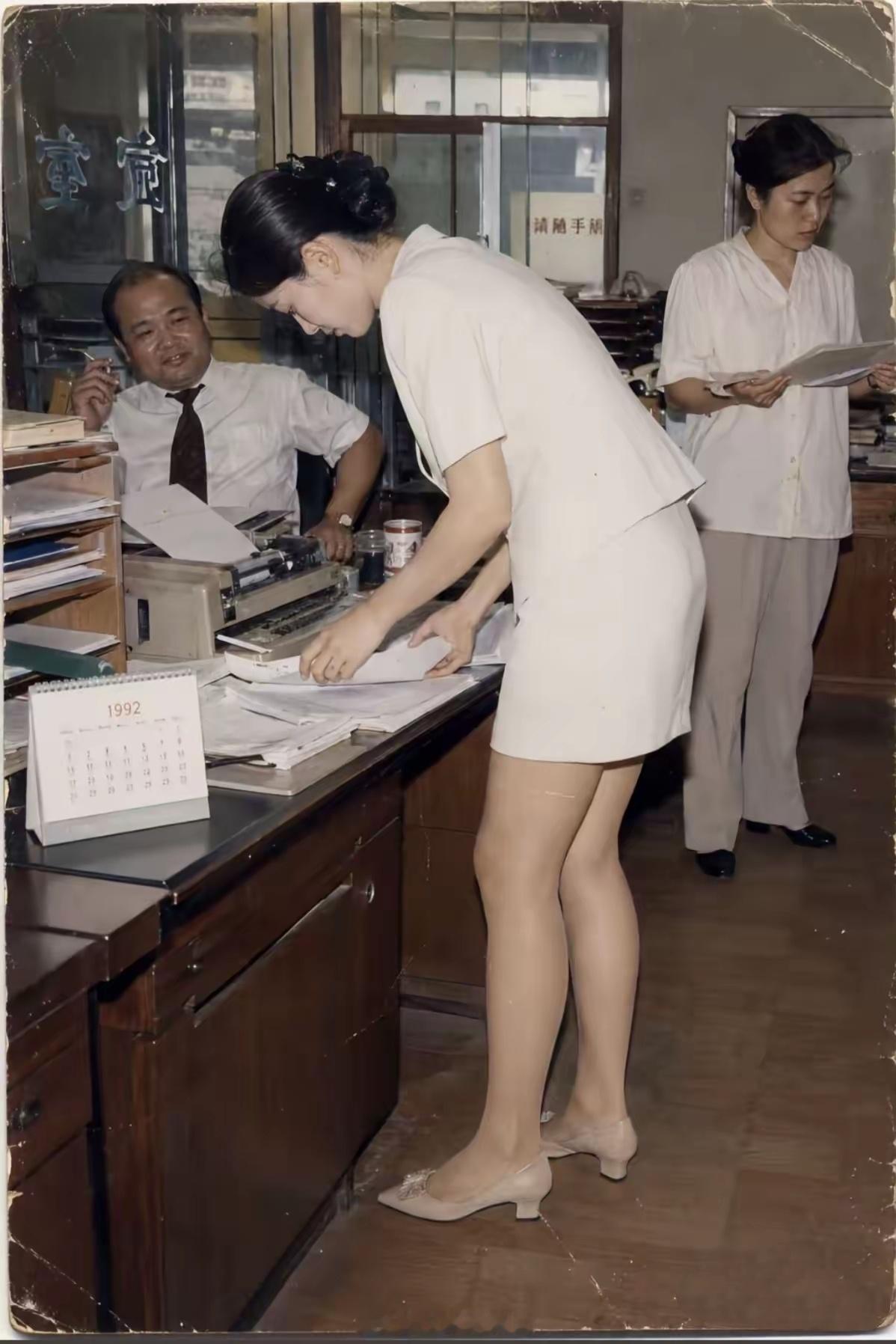 90年代，深圳的职场。港方经理满眼的不友善吧？