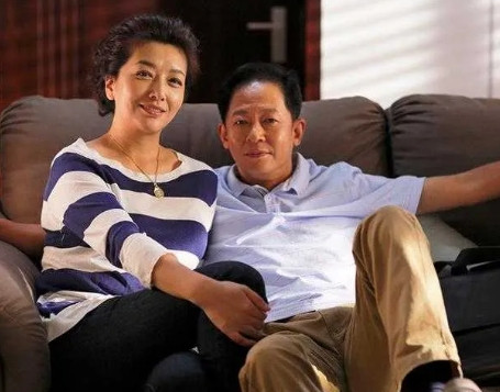 那天，王志文喝多了，趁着酒劲问江珊：你说咱俩演了20年的夫妻，有没有考虑嫁给我？