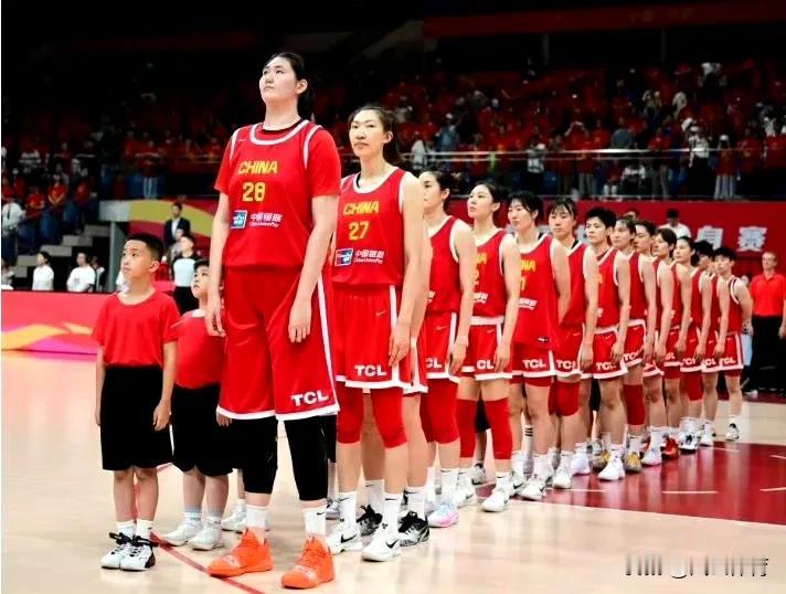 高居榜首！中国女篮有望冲击亚洲杯第八冠！北京时间7月1日，FIBA国际篮联发