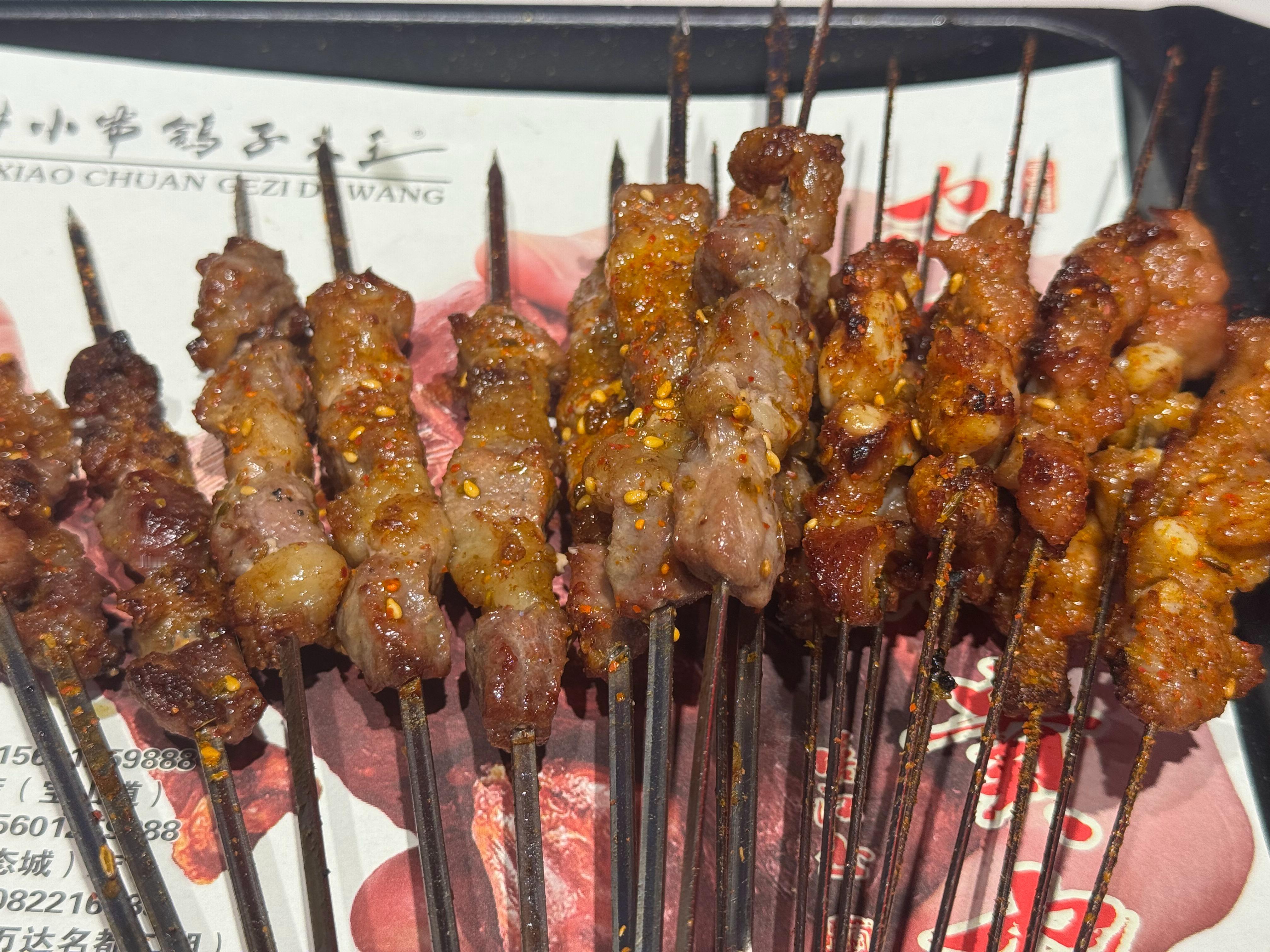 大晚上的，谁能懂自己整点烧烤的快乐啊。