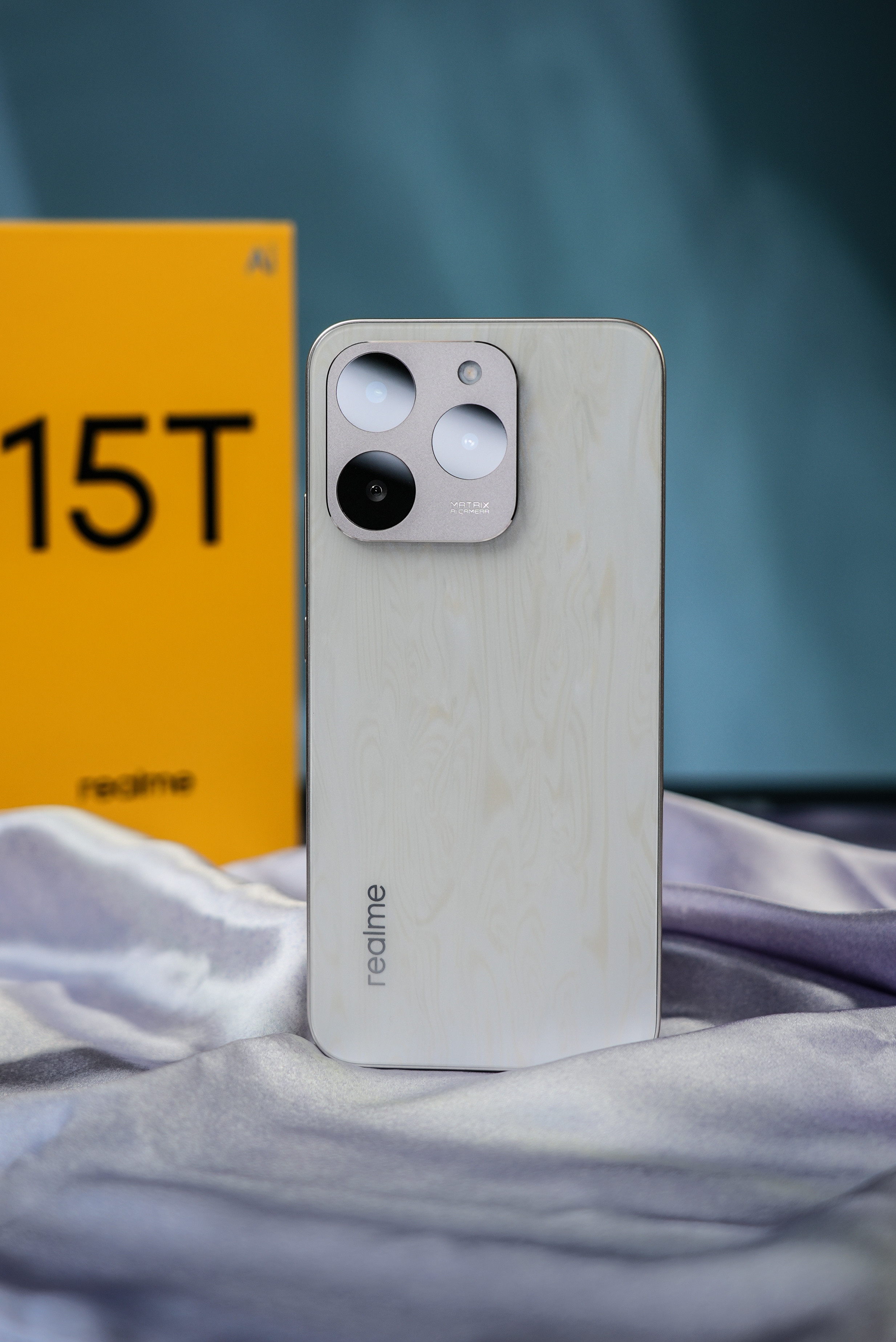 realme真我15T「流光白」TECHMAN图赏直屏+大R角+