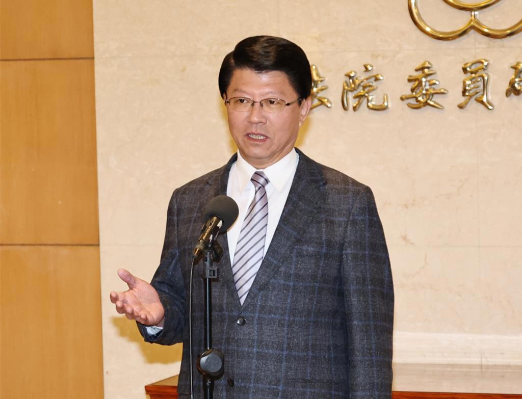 王世坚酸台南市长之战“谢龙介还有下次”本尊反击了2026年台南市长选情，备受