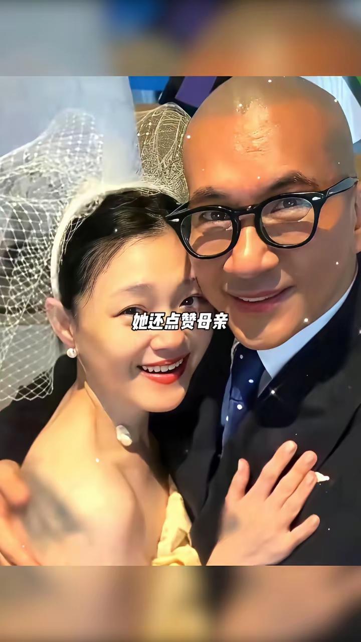 母亲节这天，大S的女儿汪曦月悄悄开了ins账号。小月儿才十二岁，账号里干干