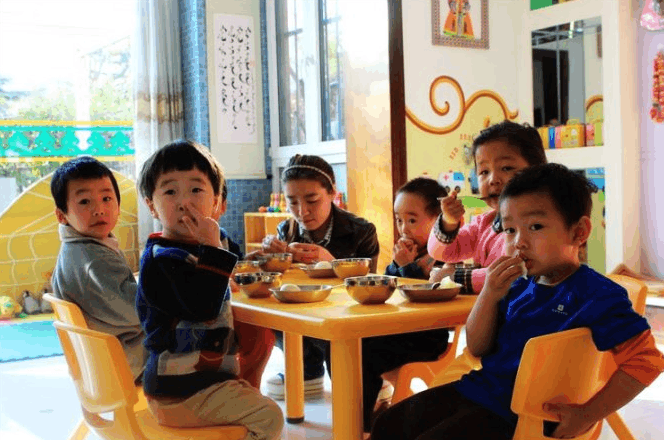 经常被幼儿园劝退的, 来来回回就这几种孩子, 有经验的老师会主动拒收