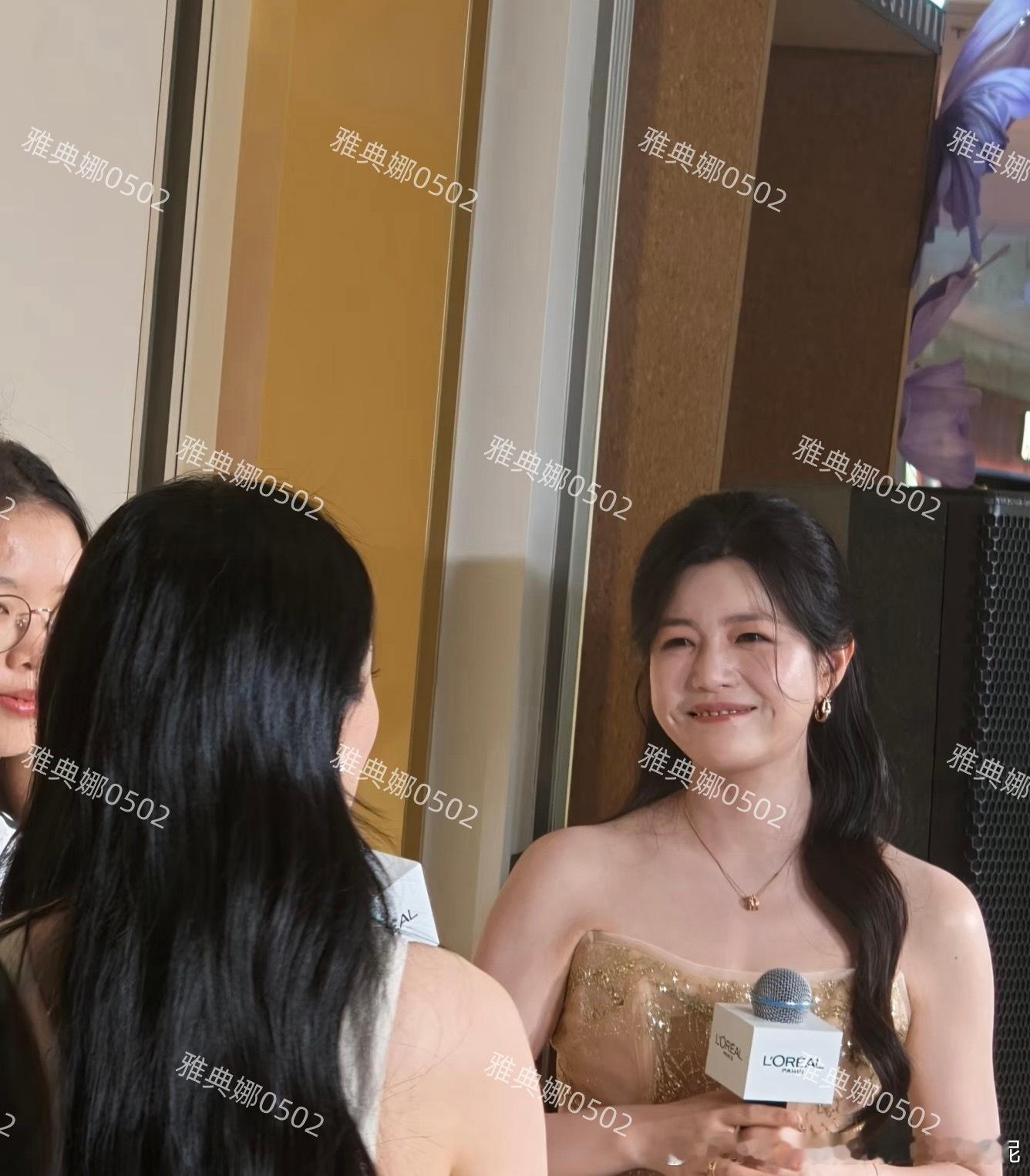 陈妍希的美貌被高估了，本人并没有网上夸的那样年轻漂亮有气质，戴了假发妆容不够精致