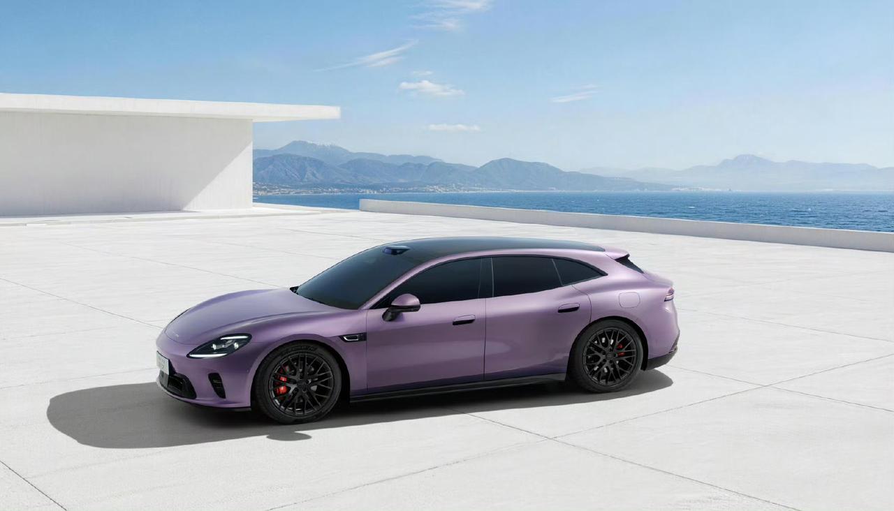 鸿蒙智行又添一员大将不说别的，启境汽车设计还是挺帅就是有网友吐槽：怎么最近