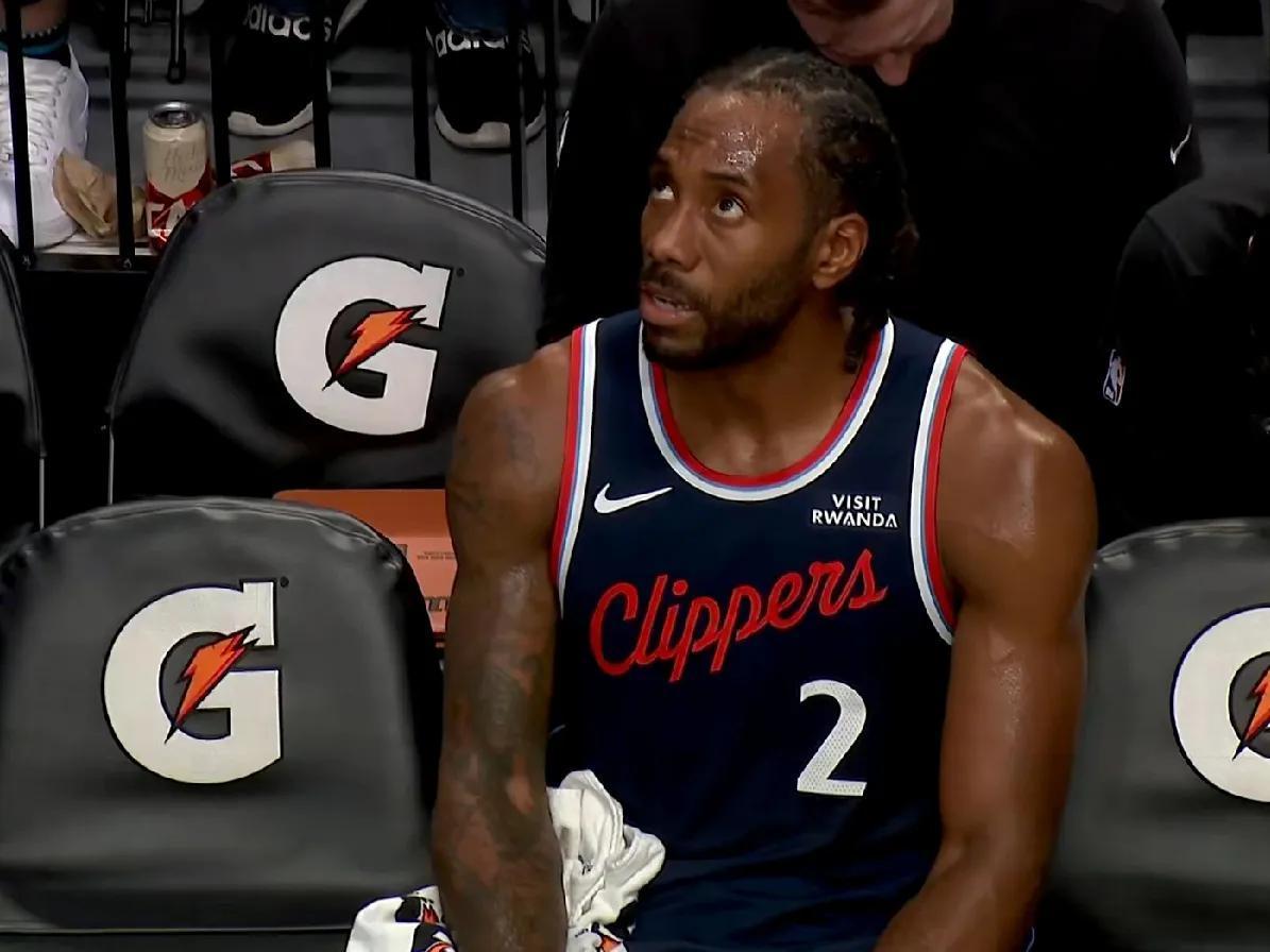 小卡的眼神要绝望了！柯林斯太坑了，马瑟林太坑了，加兰太坑了！快船输掉了最关键