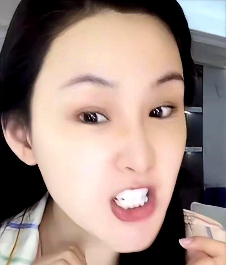 汪小菲前女友张颖颖，越来越像跳梁小丑了，是羡慕嫉妒恨了？张颖颖最近老在网上说