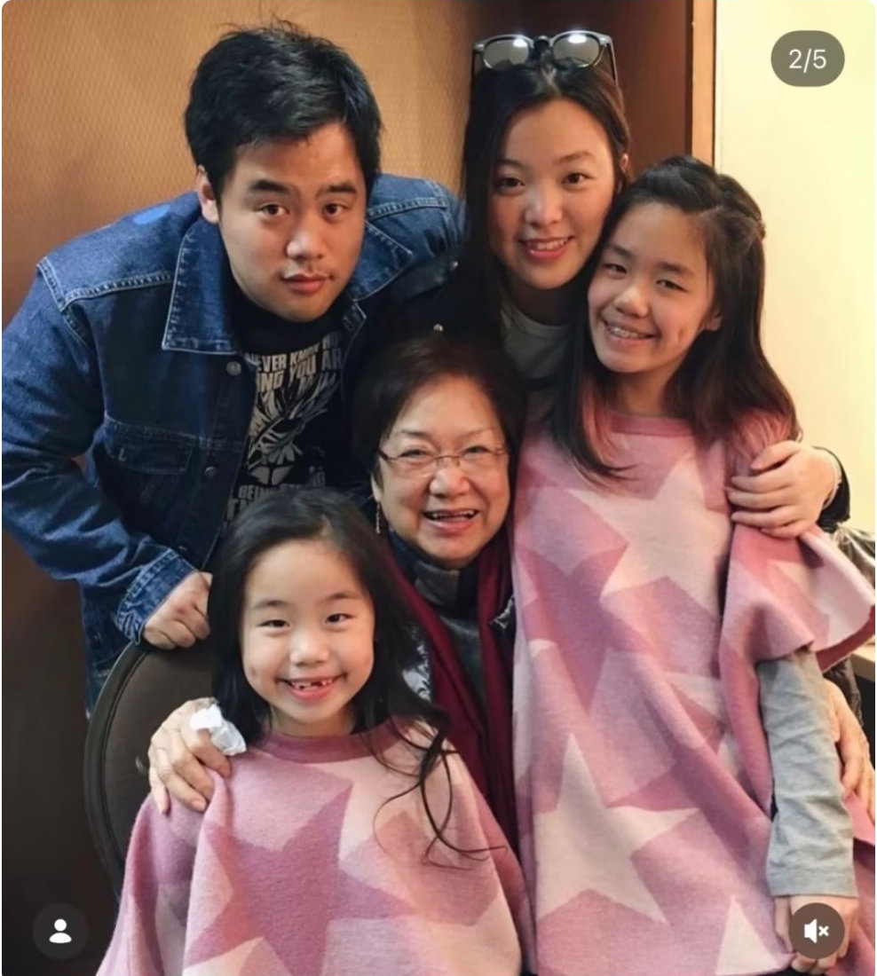 钟镇涛女儿发文悼念奶奶，老太太生活照曝光，年轻时貌美晚年慈祥