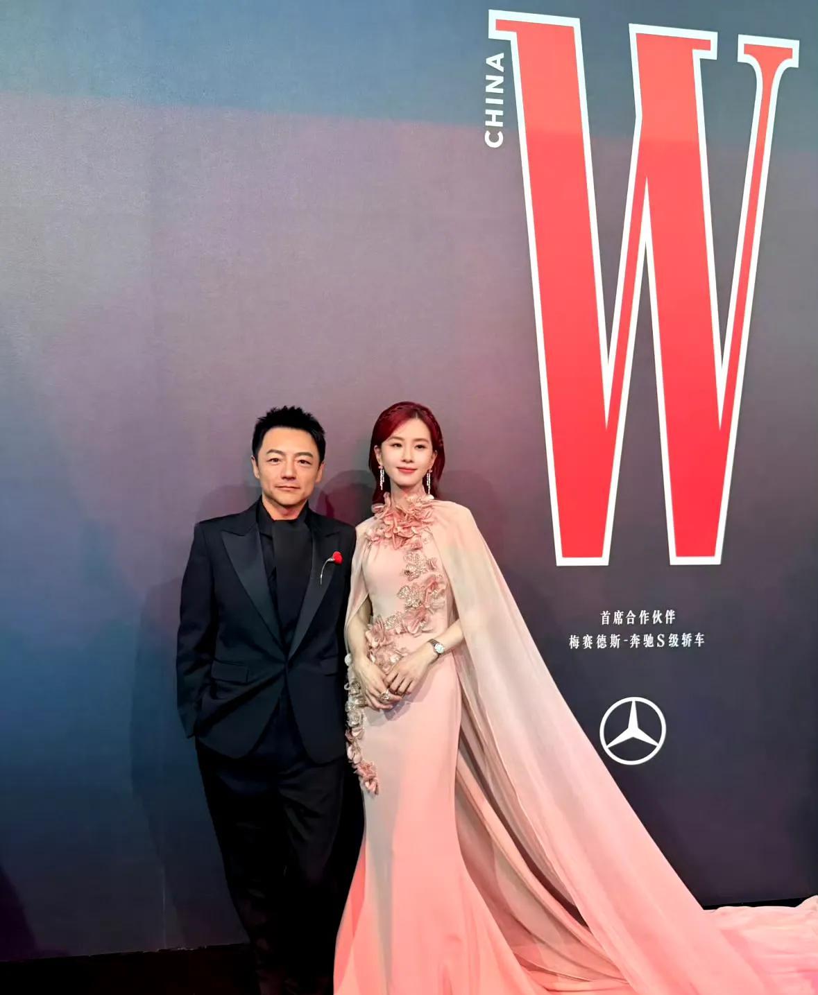 W盛典红毯刘诗诗又又穿上了ElieSaab2025春夏过季高定，什么时候