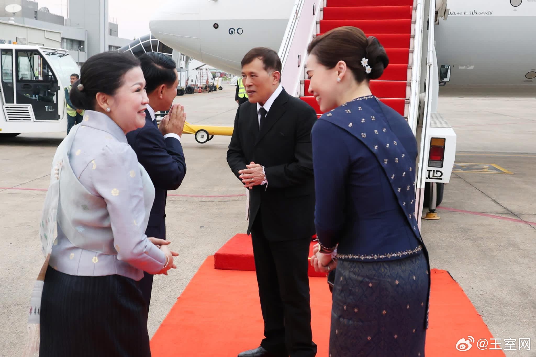 泰国王室🇹🇭🇱🇦3月18日，哇集拉隆功国王和苏提达王后结束对老挝的国事