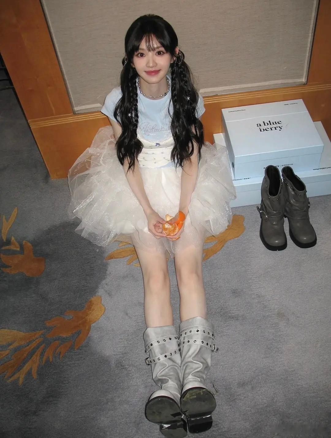 好久没觉得田曦薇美萌了，这妆造很可爱啊