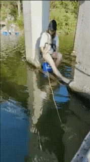 看得出来，小姐姐也算是一位厉害的钓鱼佬。