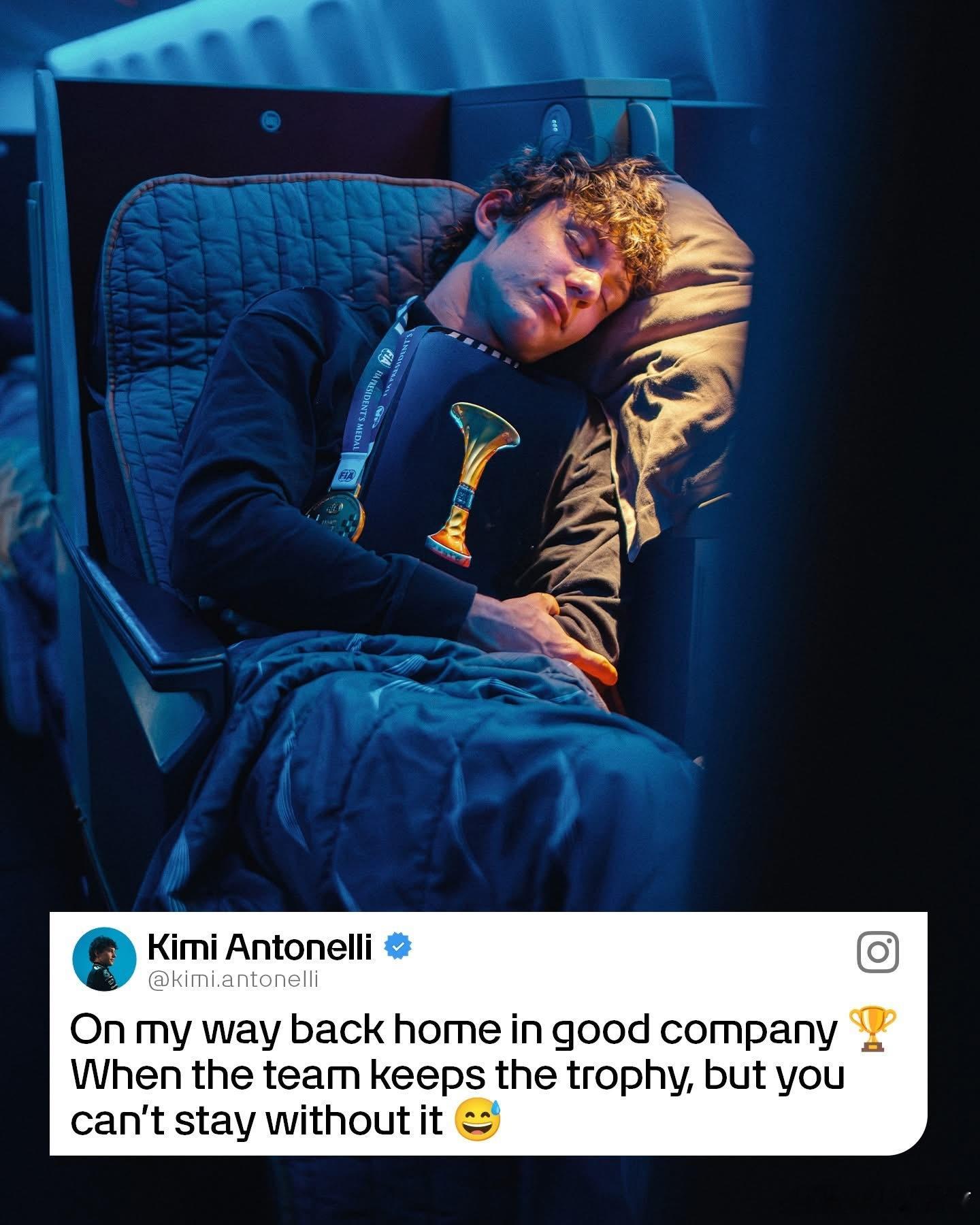 这下梅奔除了赛车皇帝还有太子哥了KINGKimi《罗马体育报》意大利赛车也要