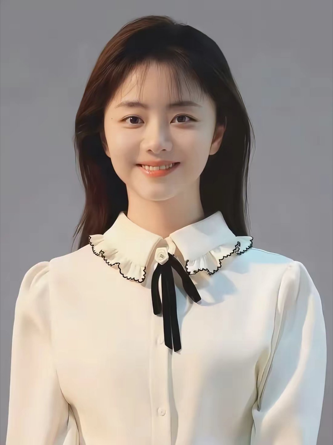 大家有没有觉得，谭松韵越来越不对劲了，明明今年都35岁了，竟然看起来还像少女。新