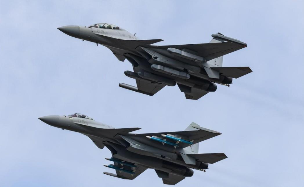 中方军机对日亮剑后，不到24小时，高市打破沉默：中方必须立保证话说12月5日，