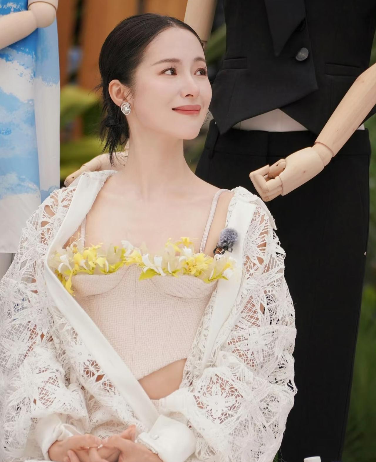 42岁推婴儿车被认成姐姐，江一燕把“妈味”卷成稀缺资源。她最新自曝：每天先泡