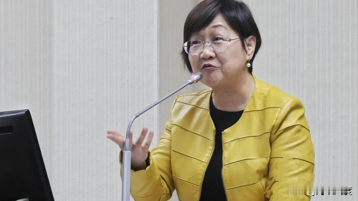 民进党上下围剿翁晓玲，国民党错失痛打徐佳青。民进党喊投某某就投翁晓玲，国民党没趁