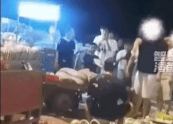 宁波卖西瓜孟师傅卖个西瓜，遭受买瓜老头的女婿暴力侵犯。孟师傅起早贪黑卖西瓜很辛苦