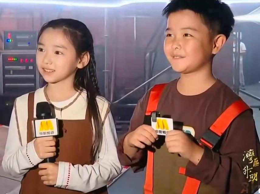 漂亮在才华面前不值一提看了小酒窝和朵朵的采访小酒窝小孩气息十足，表现的很好，