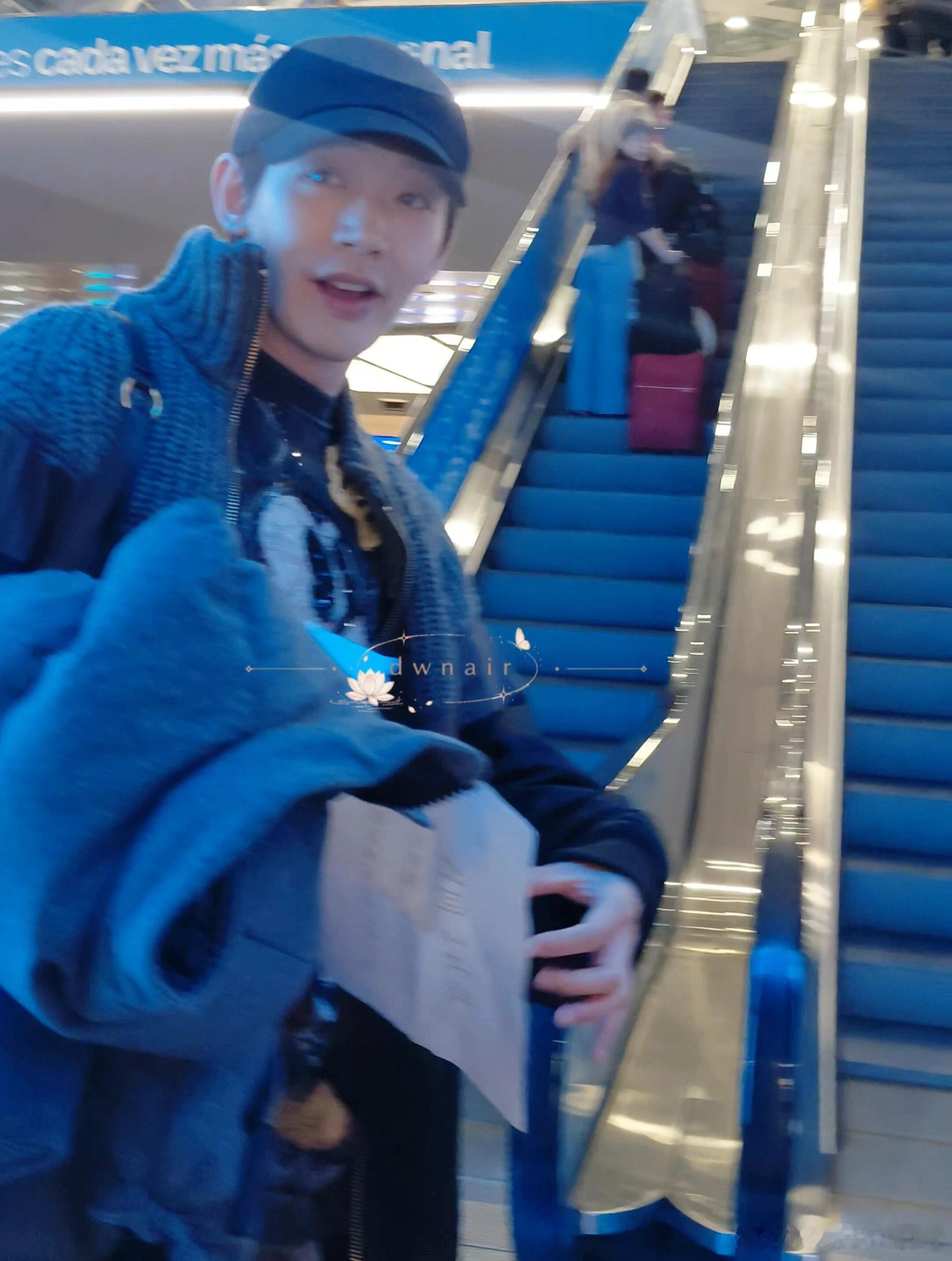会把粉丝的真心好好珍惜的邓为💧代入粉丝我真的会爱他一辈子！！！邓为收下了粉丝送