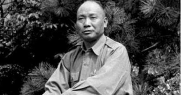 1950年，国军上将陈仪被押去刑场，监刑的蒋鼎文给他送来酒菜，陈仪怒斥：“不必了