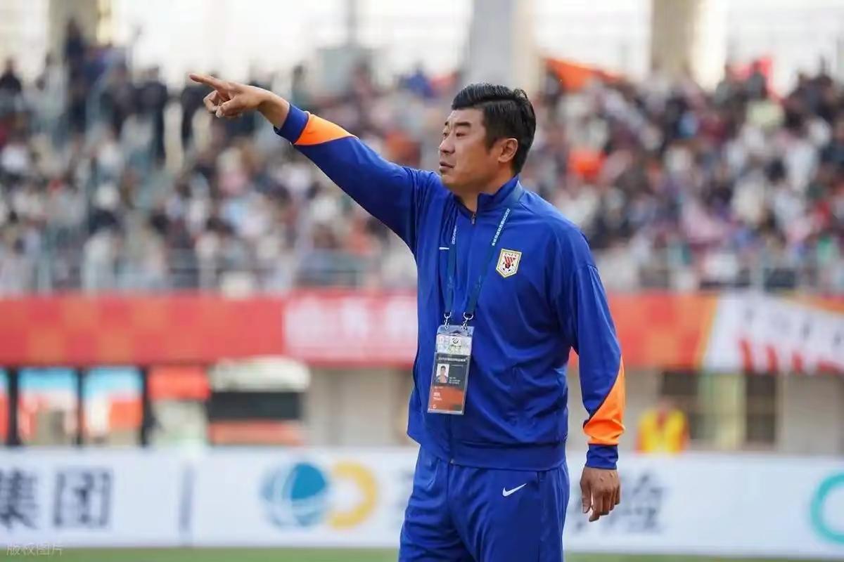 韩鹏明年是否成为山东泰山队主教练，相信俱乐部有自已的规划，而球迷心里也有杆称。