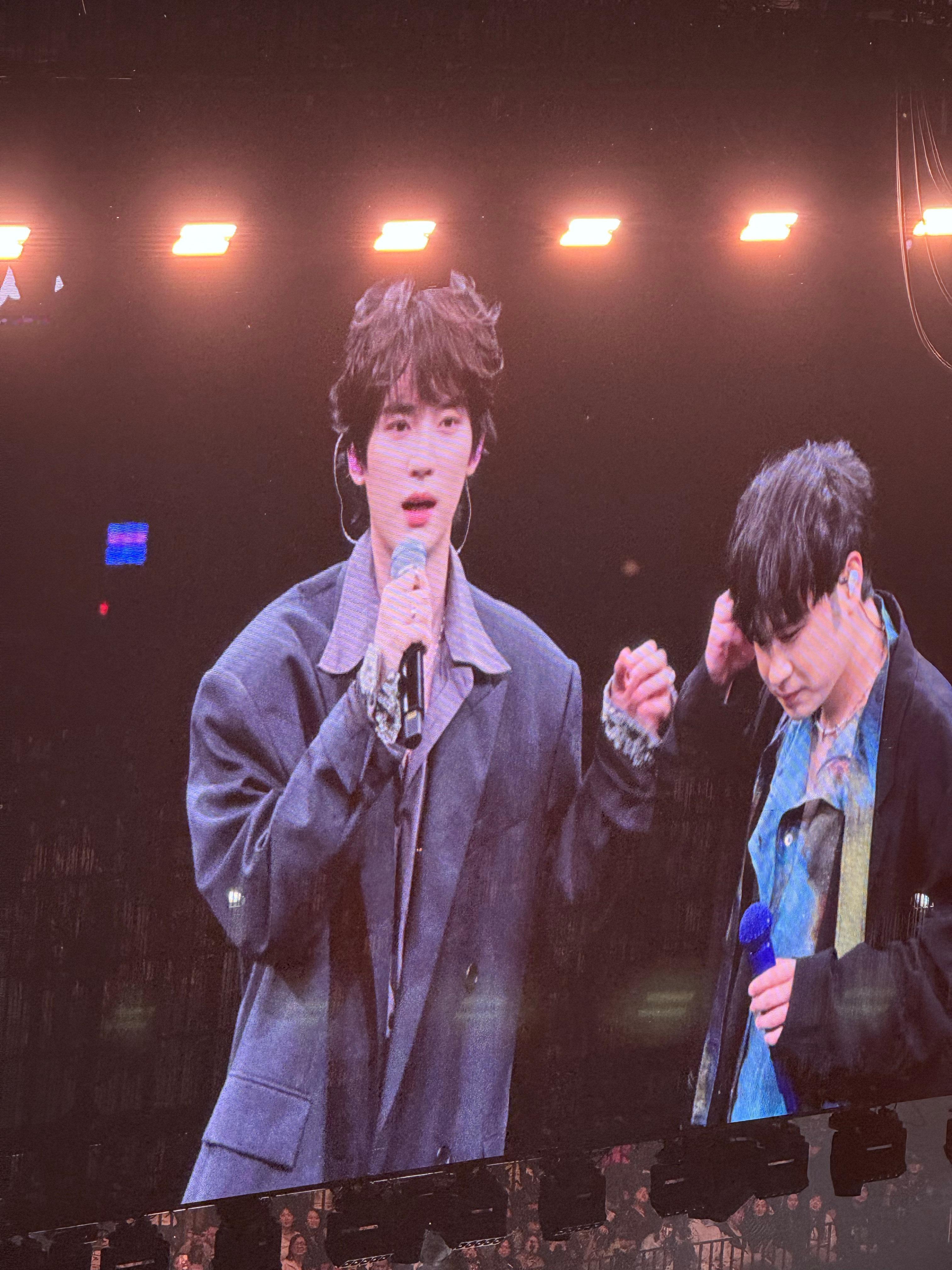 余佳运唱歌好好听，周翊然好几把帅​​​