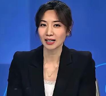 中国女排，两位备受关注的老将，李颖和惠队谁更受欢迎？硬把这二人扯在一起比较，按