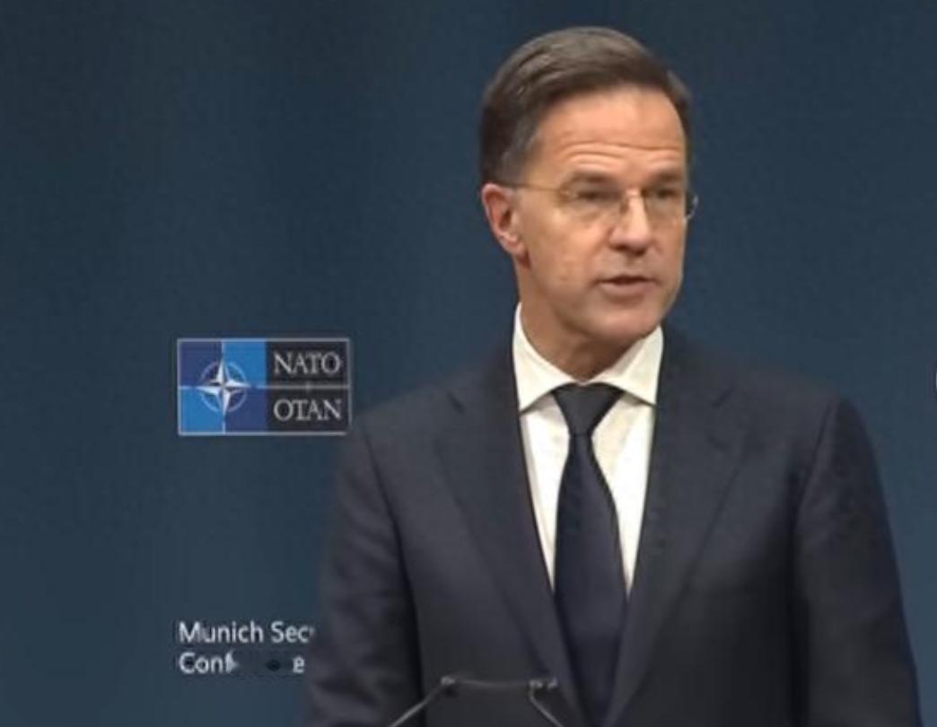 /“你们国家在二战时，不就碎了几扇窗户吗？也好意思跟我谈战争的恐怖？”这是