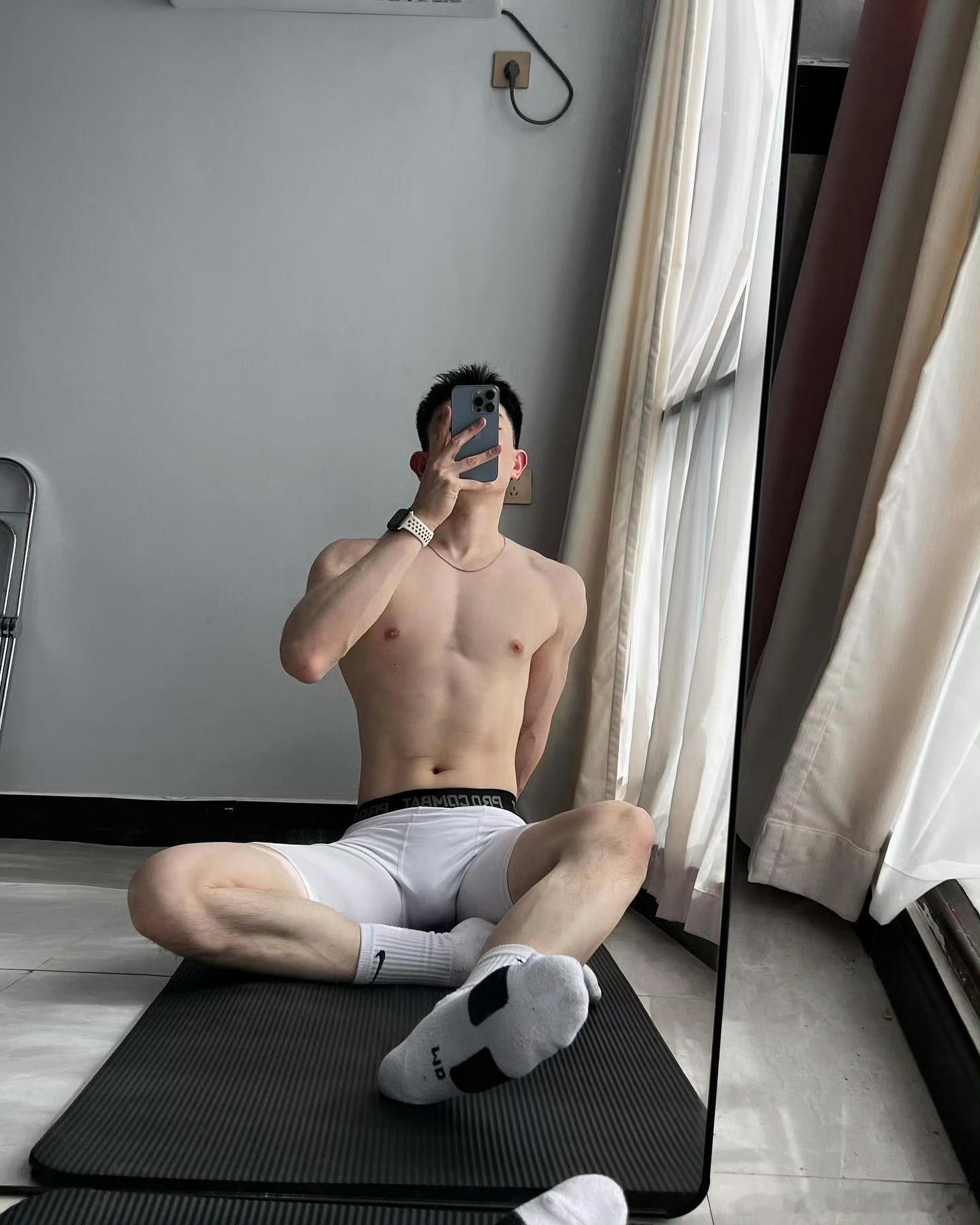 🤳​​​