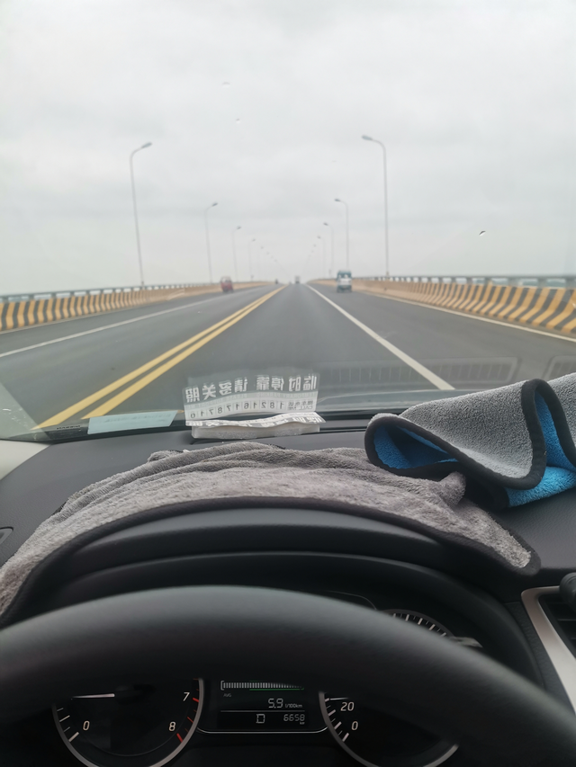 我选择的经典轩逸现在快二年时间了今天聊聊这车吧。首先他的不足没有倒车影像和