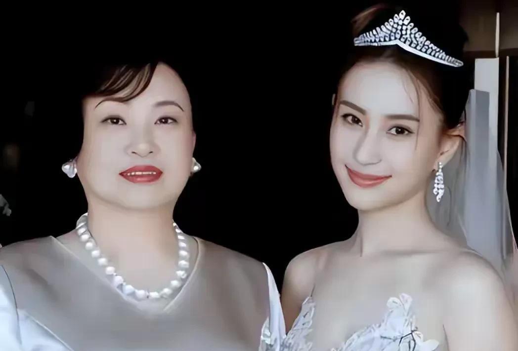 你敢信，一场八千万的婚礼，新娘转头就把婚纱挂咸鱼变现？这事儿就真发生在窦骁和何超