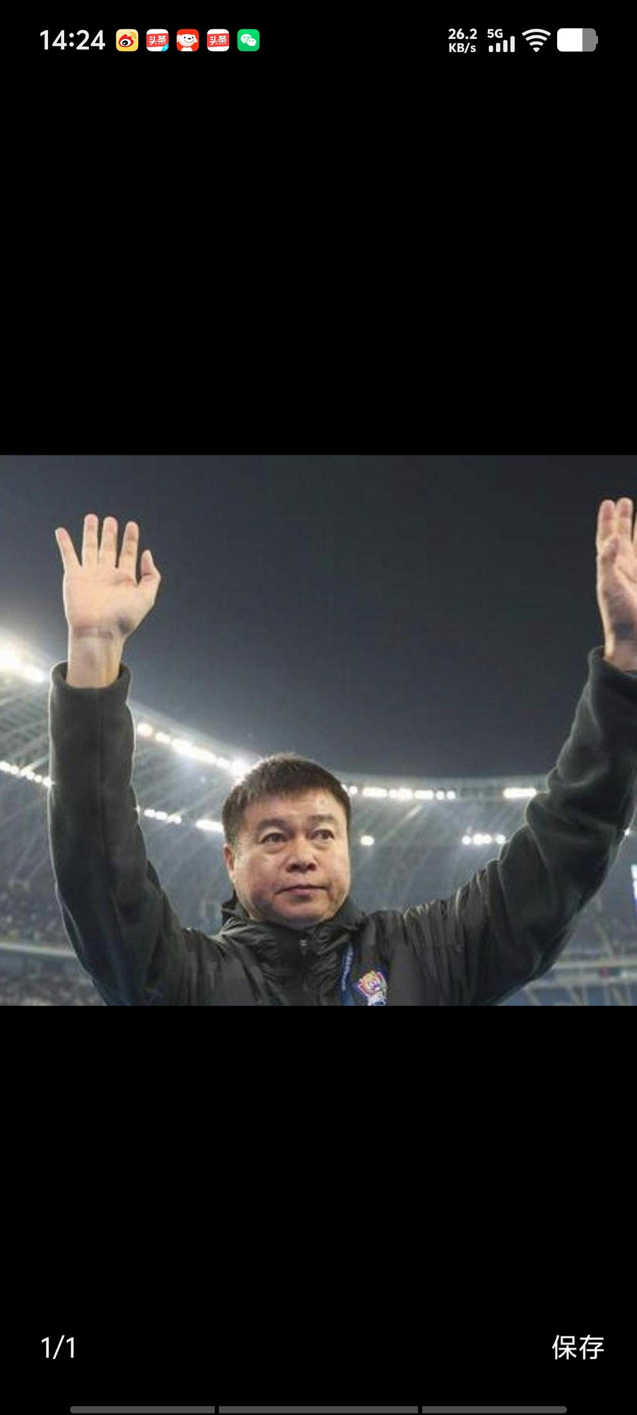 于根伟今年流年不利，不适宜在替补席指挥，而西班牙助教气场强大，加上激情指挥，让队
