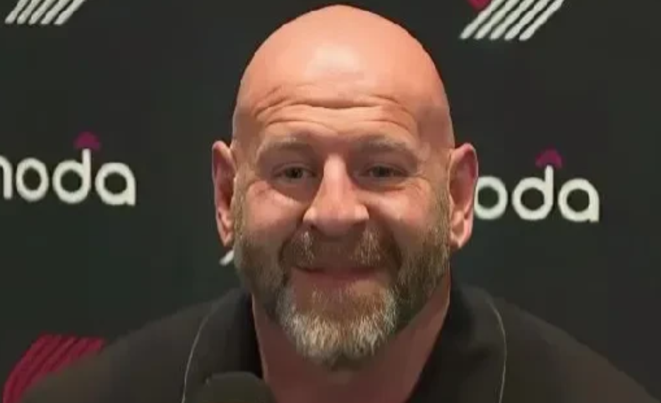 开拓者总经理这个运作还是很聪明的，一举两得啊其实今年开拓者本来的签位不是16