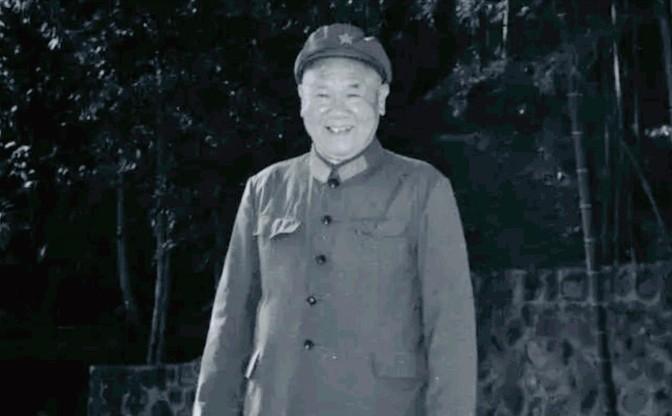 1970年，原武汉军区司令陈再道上将生病入院，因为营养不足，自己便用茶缸炖肉吃。