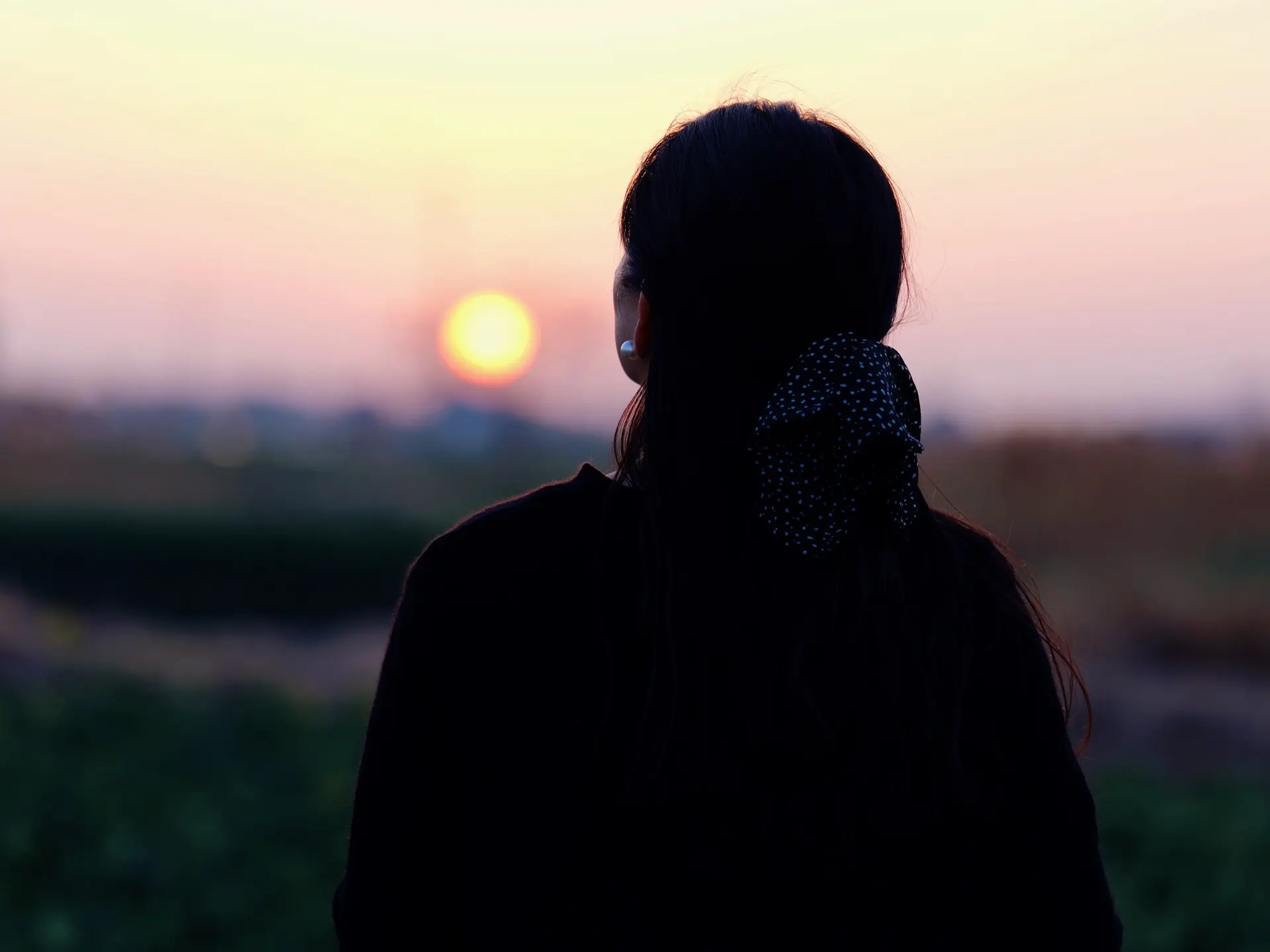 小时候真傻总盼着长大可长大以后发现原来最快乐的时候竟然是回不去的小时候