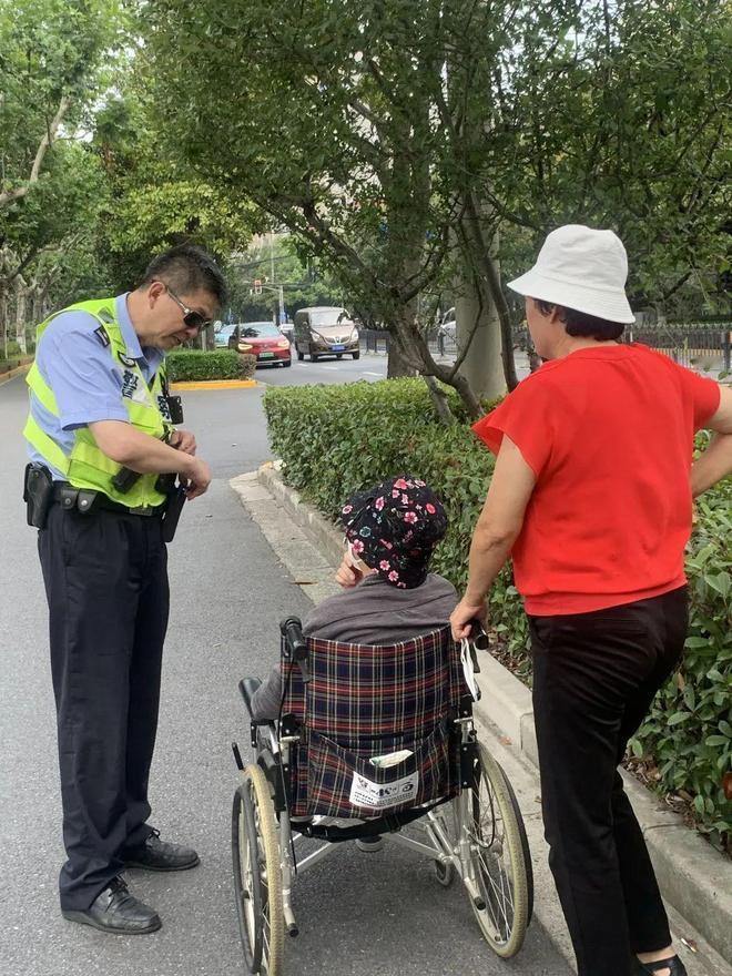 躲避民警劝阻后被骗94.6万元，这不是愚昧，而是一种昂贵的自信当民警顶着烈