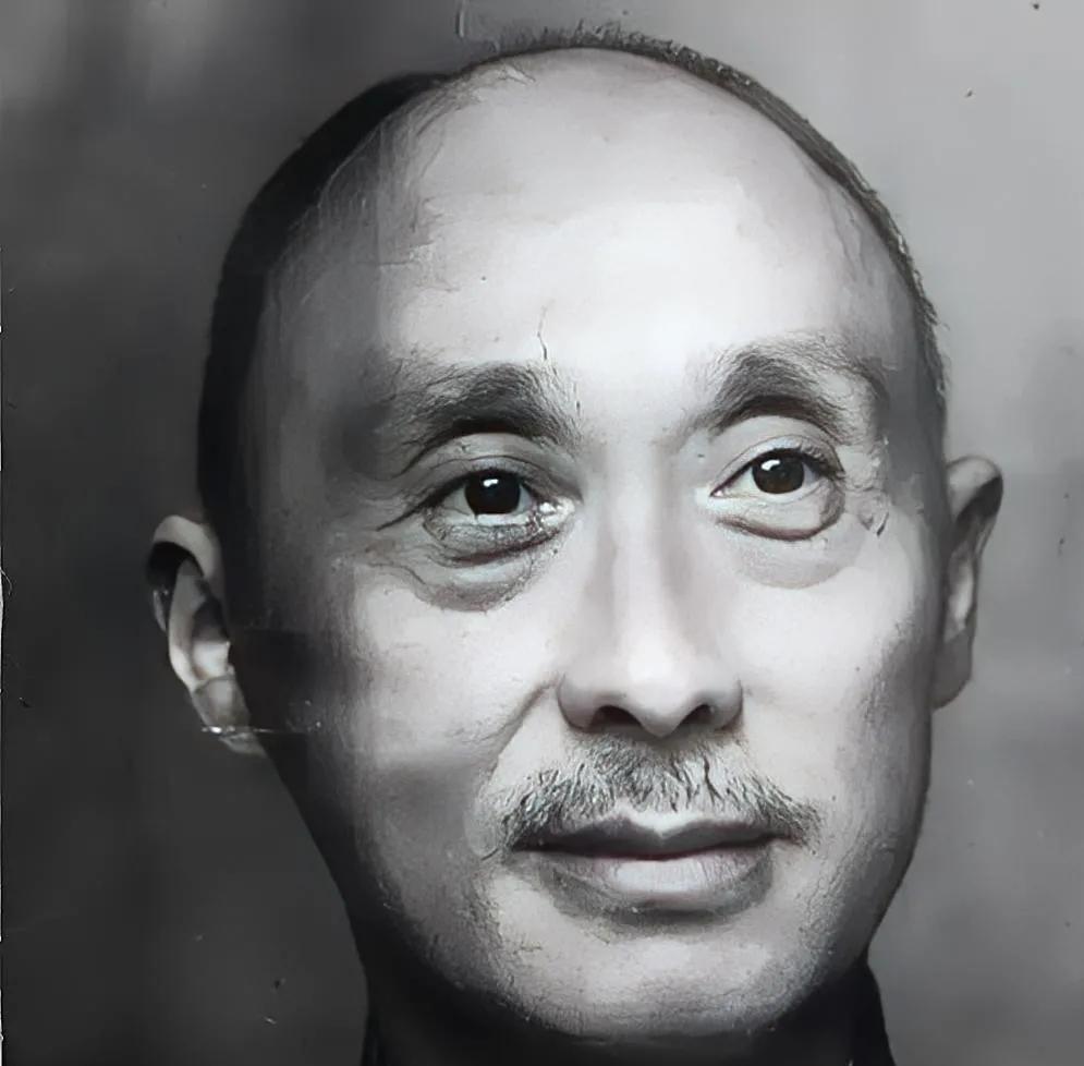 1948年，淮海战役碾庄圩战场，国军第44军中将军长王泽浚，曾光天化日开车掳掠奸