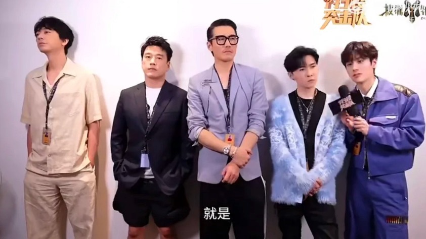 苏见信不可能矮胡兵一分一毫以前就一直觉得苏见信比胡兵要高一点