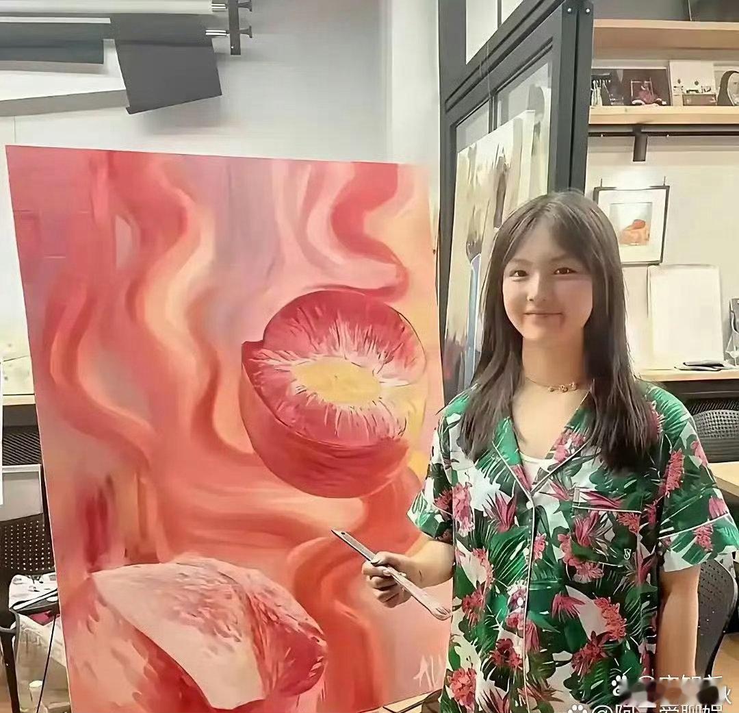 冯小刚女儿画的画、李湘女儿画的画，谁更有画画天赋？​​​