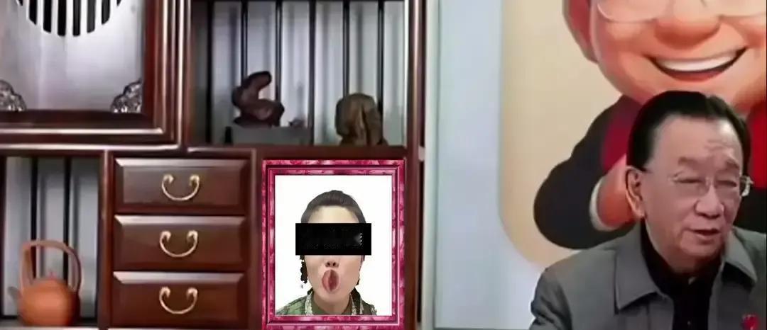 他昨天在助农直播间笑着给老乡夹菜，三年前他对着镜头骂粉丝“穷鬼”。30万人围观这