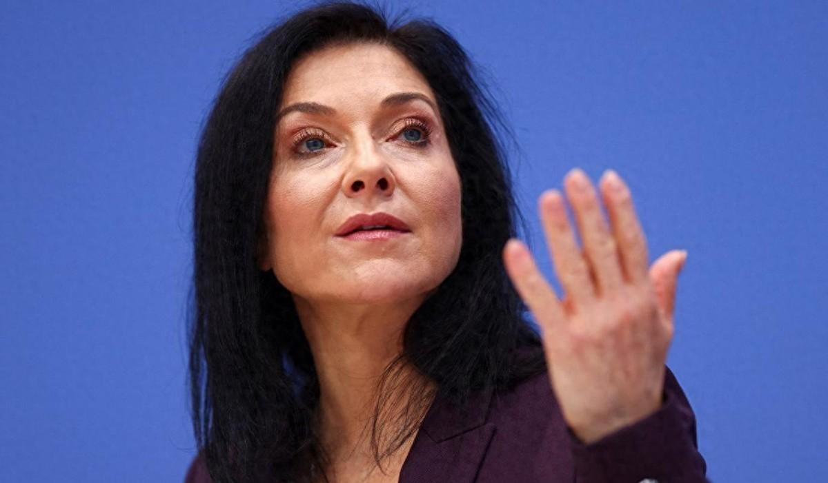 要知道，这可是顶着大洋彼岸那位“懂王”的极限施压，硬着头皮来的。经济部长赖歇