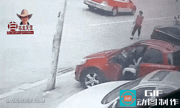 现实版的螳臂挡车上演了，红车司机以后还是放弃开车吧，改骑自行车吧，不然不仅腿保不
