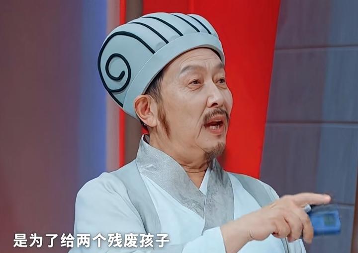 唐国强再也不忍了，直呼造谣的人真的卑鄙。节目上，唐国强和众人诉说自己的无奈