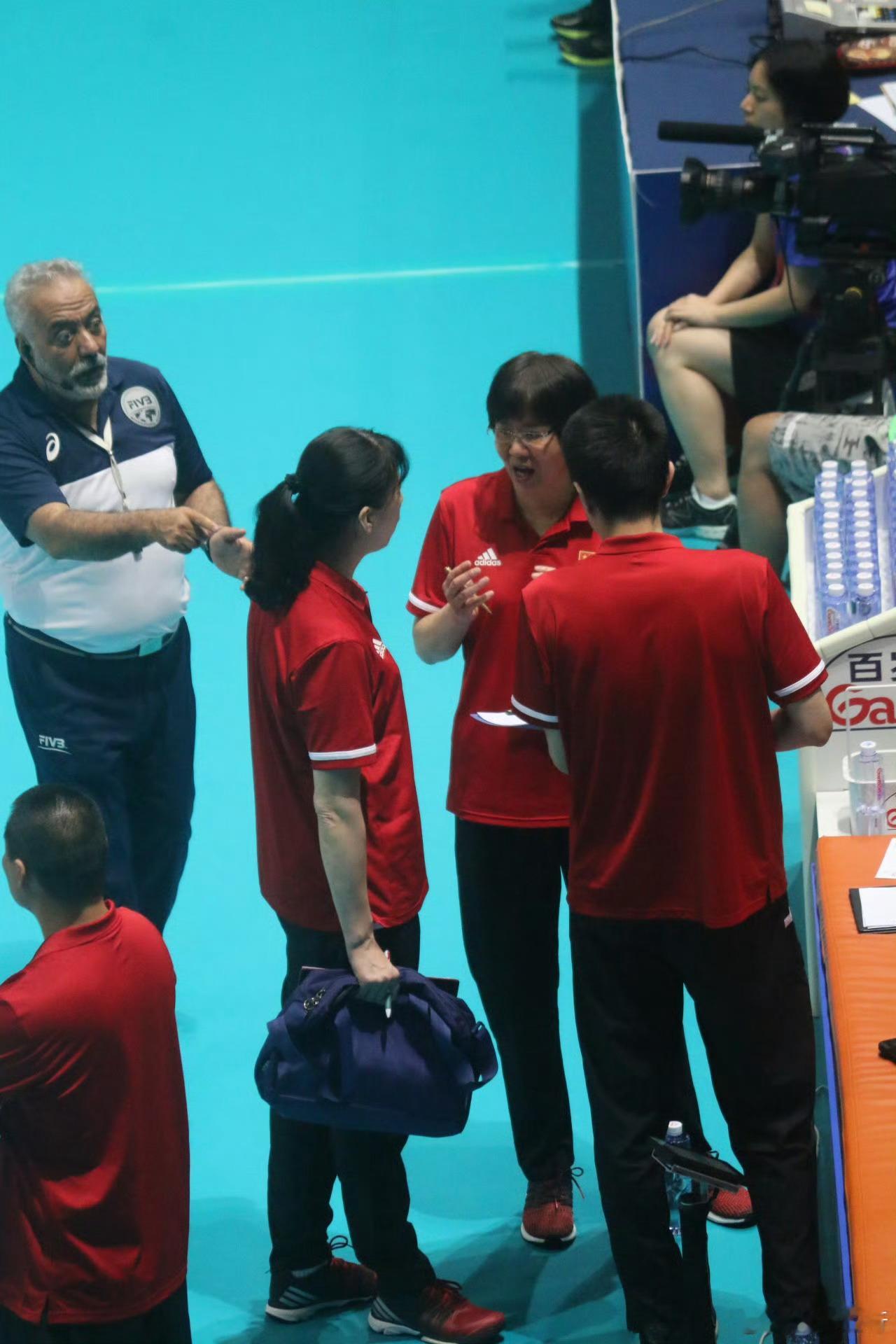 最难忘的一场中国女排比赛2019年世联赛香港站，中国女排3比2大逆转意大利女排