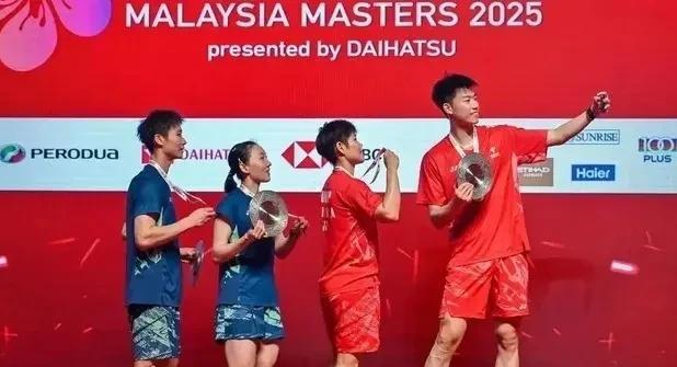 拨乱反正，国羽混双开始自我修复。此前，国羽混双组合的随意搭配导致他们在连