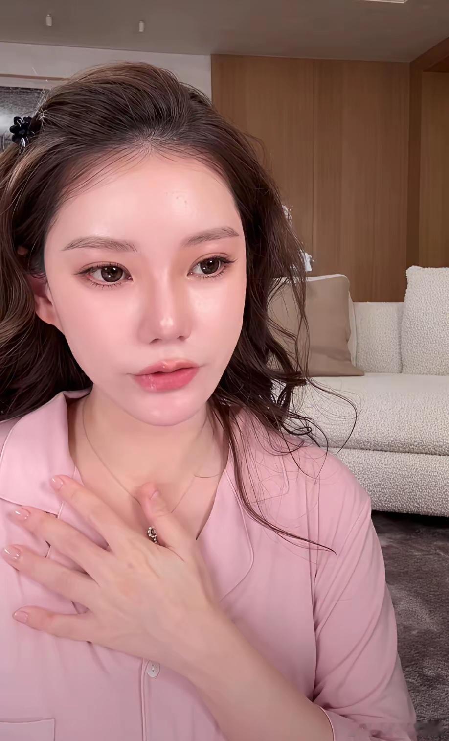 网友问马筱梅：你为什么不让玥玥霖霖住你家到底是后妈呀孩子来北京却让她们去奶奶家进